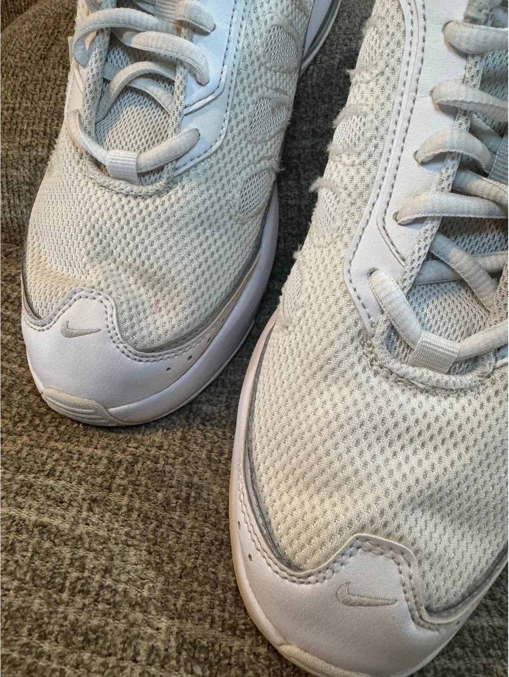 Nike Air Max AP White Pure Platinum Metallic Silver Sneakers Women's Size 9